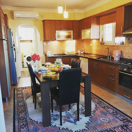 Villa Latanya